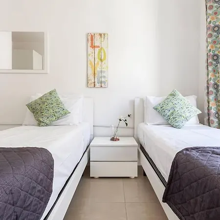 Beautiful Designed Seaside Apt In Hotspot By 360 Estates Σλιέμα