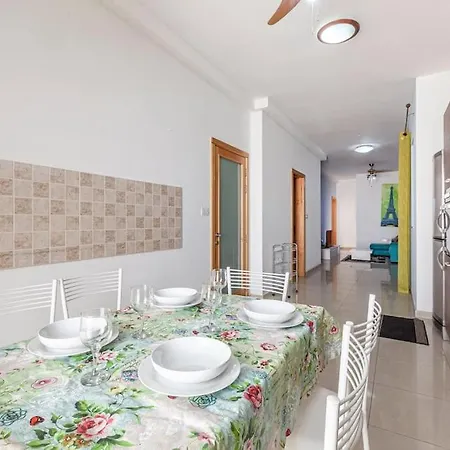 Apartment Beautiful Designed Seaside Apt In Hotspot By 360 Estates Sliema